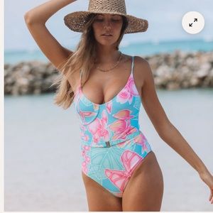 Watercolors by Kenny Flowers The Maui Underwire One Piece Swimsuit size M